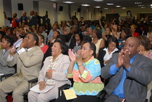 Audience applauding Delxino, Atlanta, Georgia Black Business Seminar