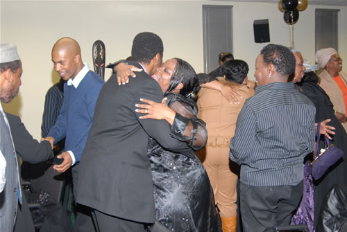 Audience exchanging greetings at request of event MC Delxino, 2007 TAG Awards Show