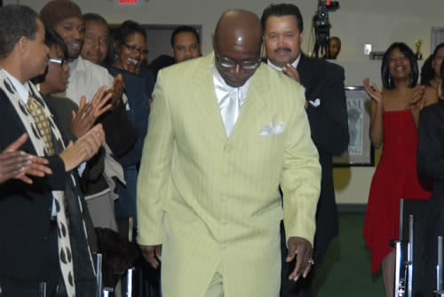 Oliver and Gilbert take the stage to receive their award, 2007 TAG Awards Show